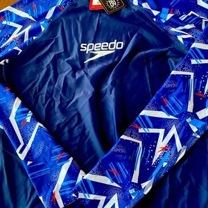 NWT Speedo Mens long sleeve UV protection shirt